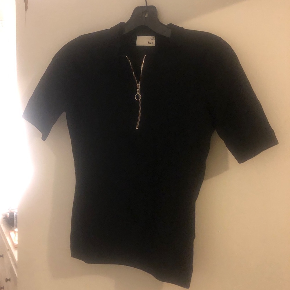 WILFRED Black Retro Aritzia top